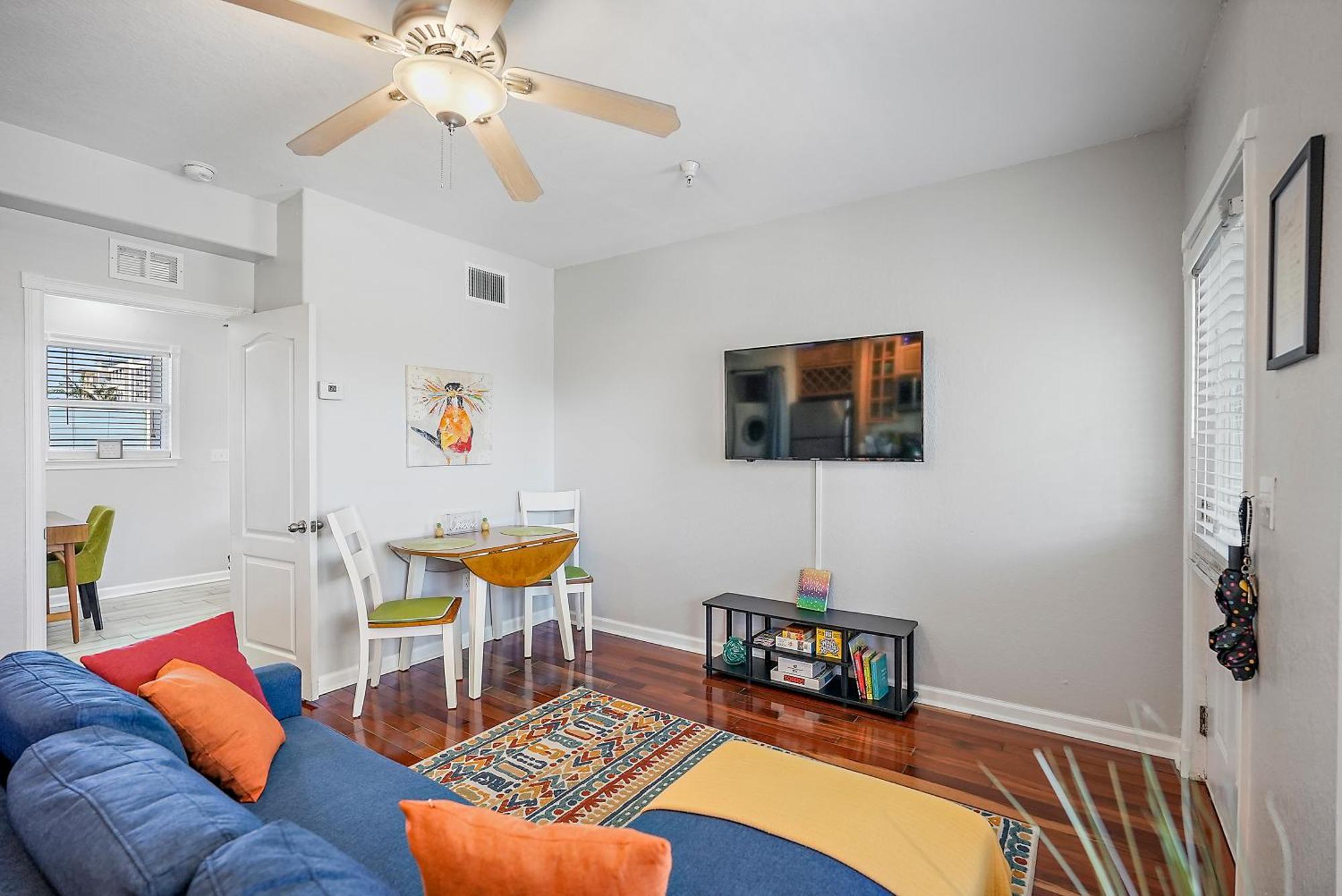 Itz A Vibe - 1 Bedroom Studio In The Heart Of Dtsp San Petersburgo Exterior foto