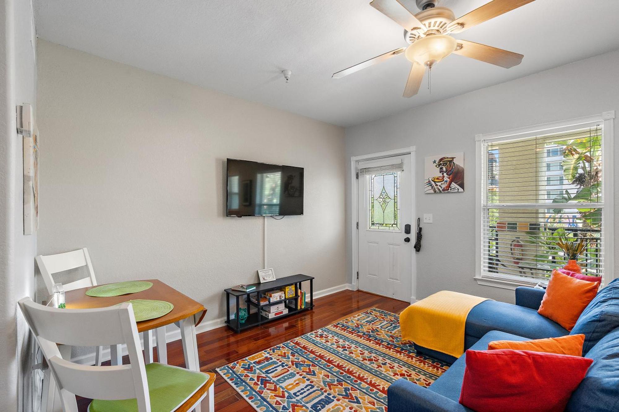 Itz A Vibe - 1 Bedroom Studio In The Heart Of Dtsp San Petersburgo Exterior foto